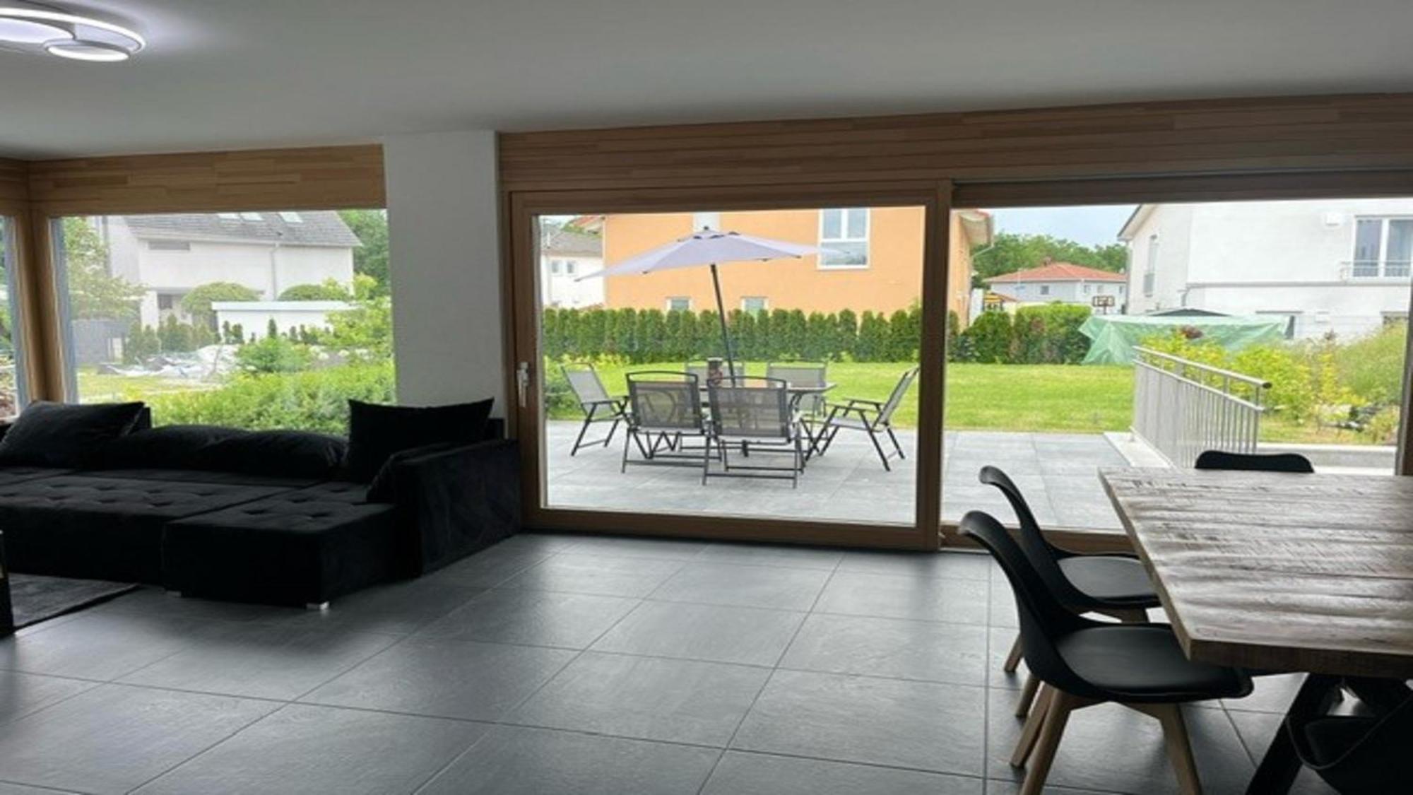 Moderne Ferienwohnung Sonnenbuehl Singen Exterior foto
